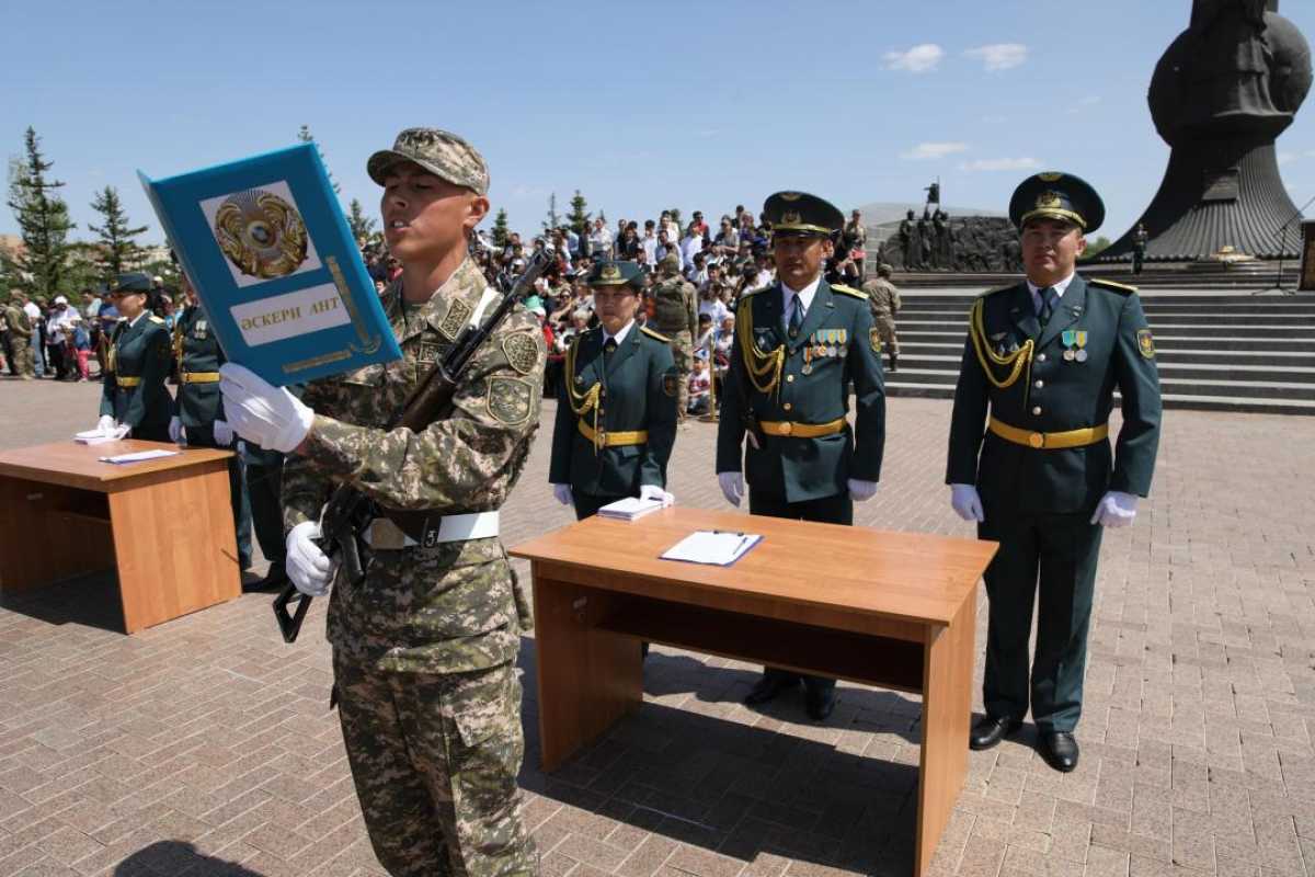 В Вооруженных силах страны приведены к военной присяге более трех тысяч новобранцев