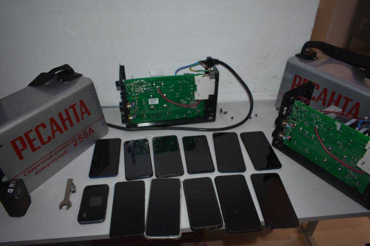 Смартфоны и роутер пытались пронести в колонию в Уральске