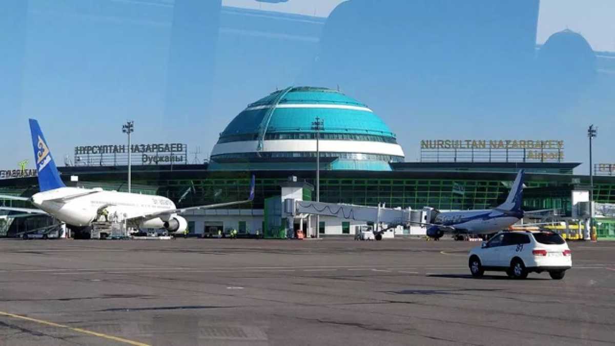 Аэропорт Астаны призывает пассажиров не летать с топорами