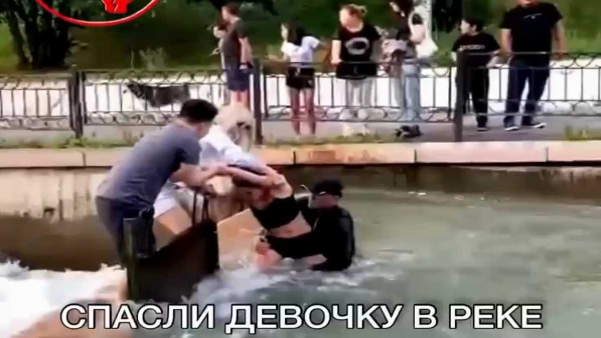 Стало известно, кто спас девочку из реки в Алматы
