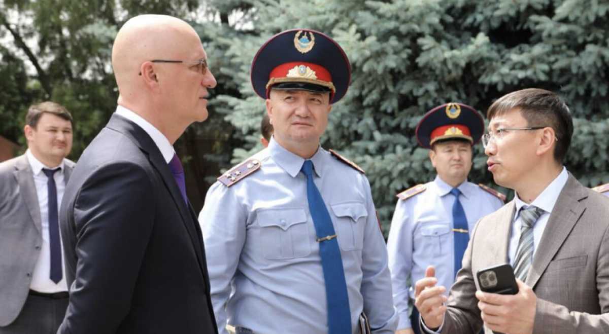Роман Скляр посетил полицию Алматы