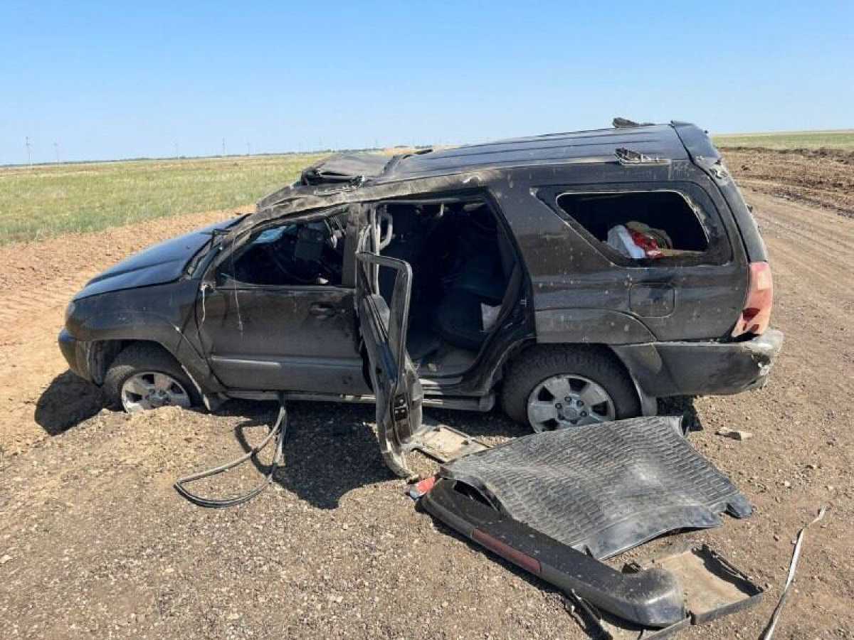 Непристегнутый пассажир вылетел через окно авто в ДТП в Павлодарской области