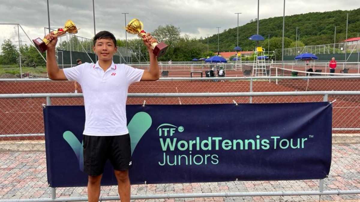 14-летний казахстанец стал абсолютным чемпионом международного теннисного турнира в Ереване