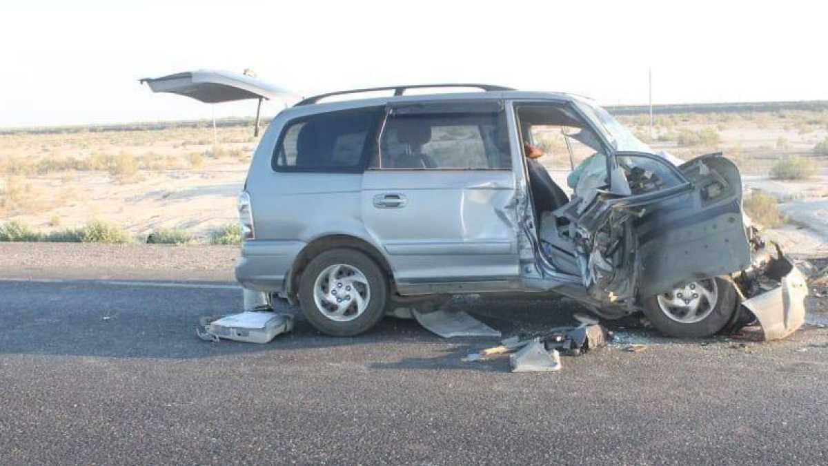 Три человека погибли в жутком ДТП на трассе в Кызылординской области