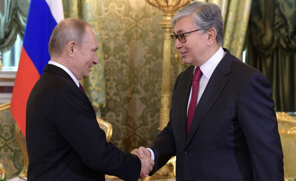 Токаев поздравил Путина и россиян с Днём России