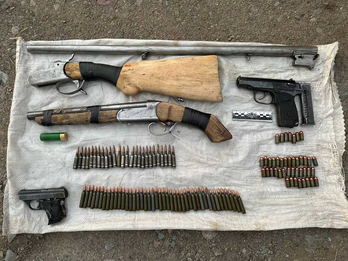 Очередной схрон с оружием и боеприпасами нашли в Жетысуской области