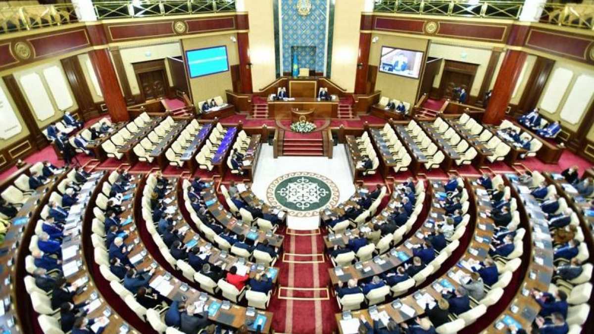 Кошанов созвал совместное заседание палат Парламента