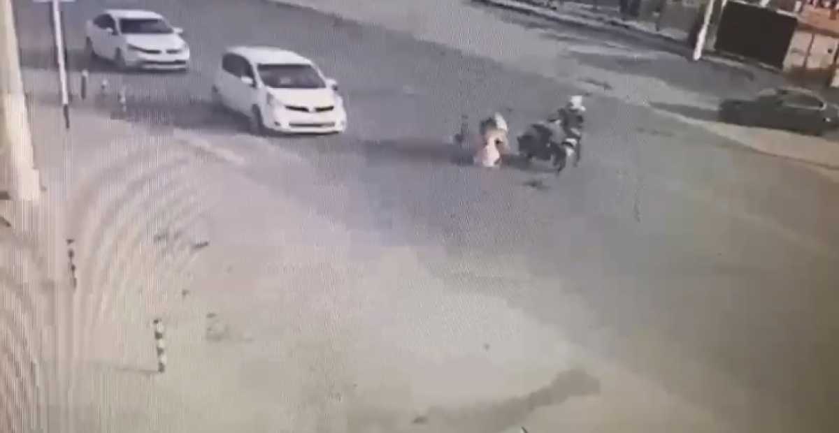Пенсионер на скутере сбил женщину и скрылся с места ДТП в Актобе