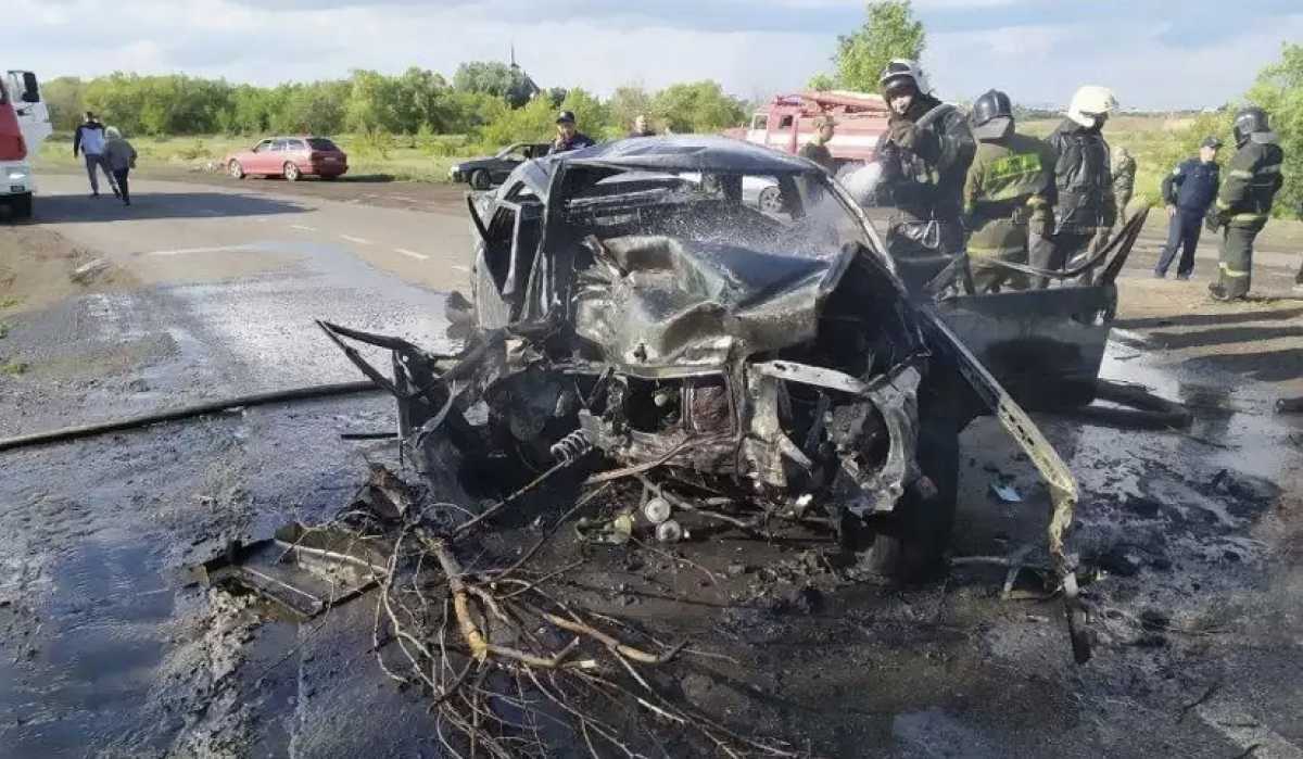 Водитель заживо сгорел в авто в Караганде