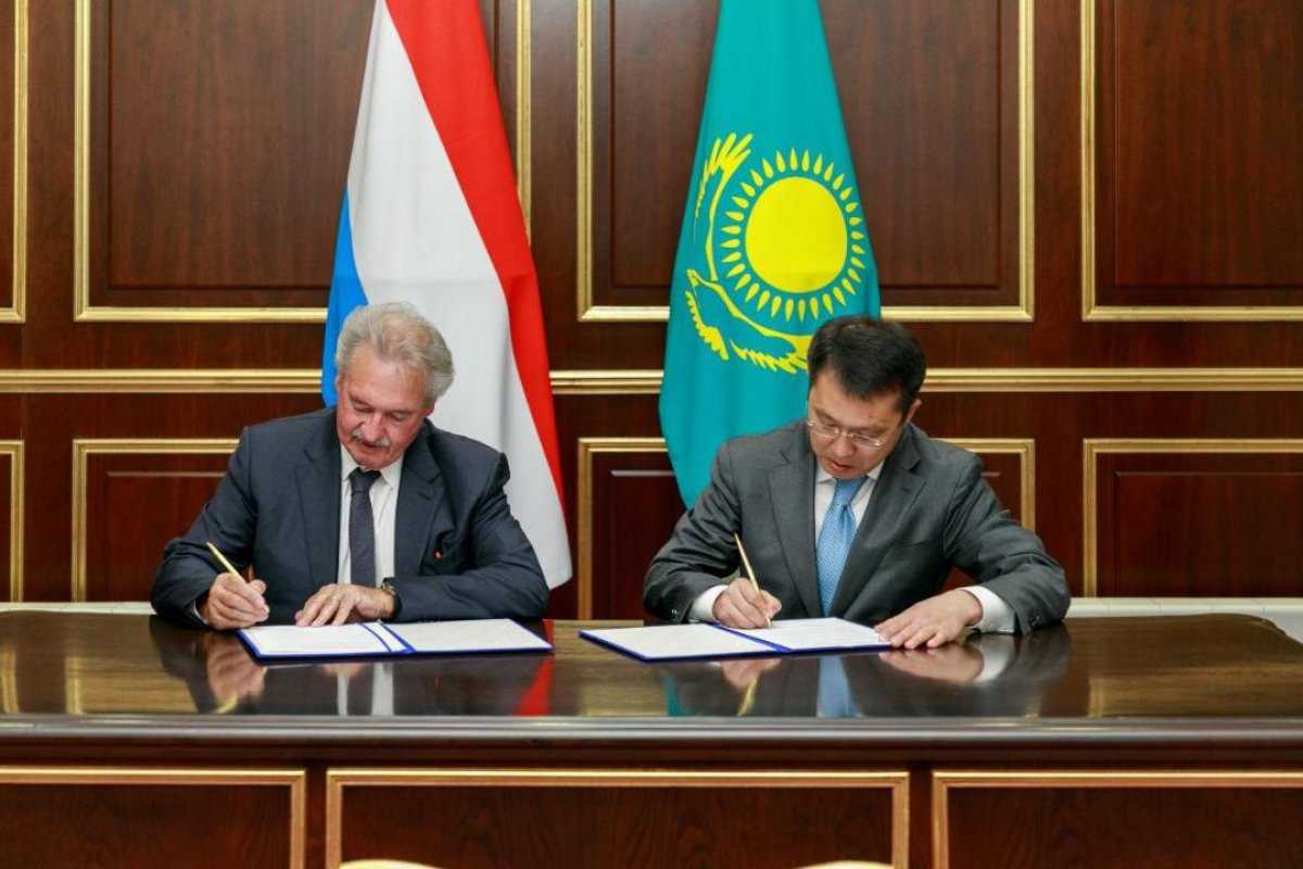 Казахстан и Люксембург подписали меморандум о регулярных авиаперевозках