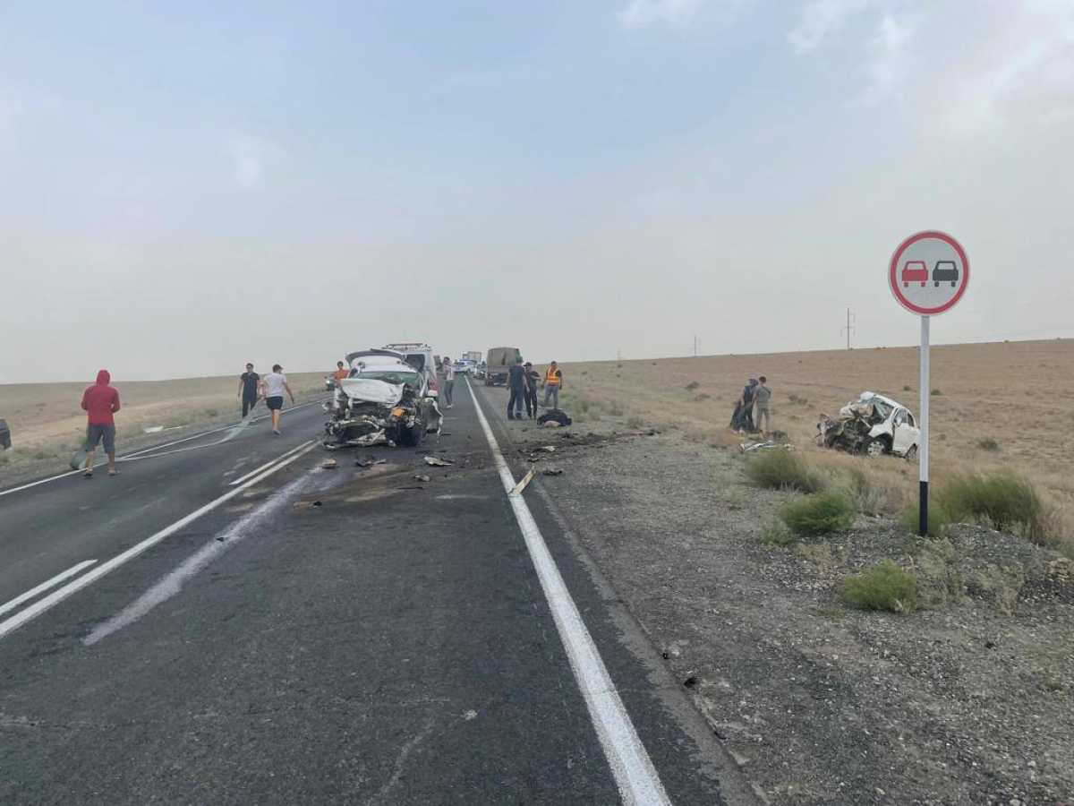 Семь человек погибли в жутком ДТП в Атырауской области