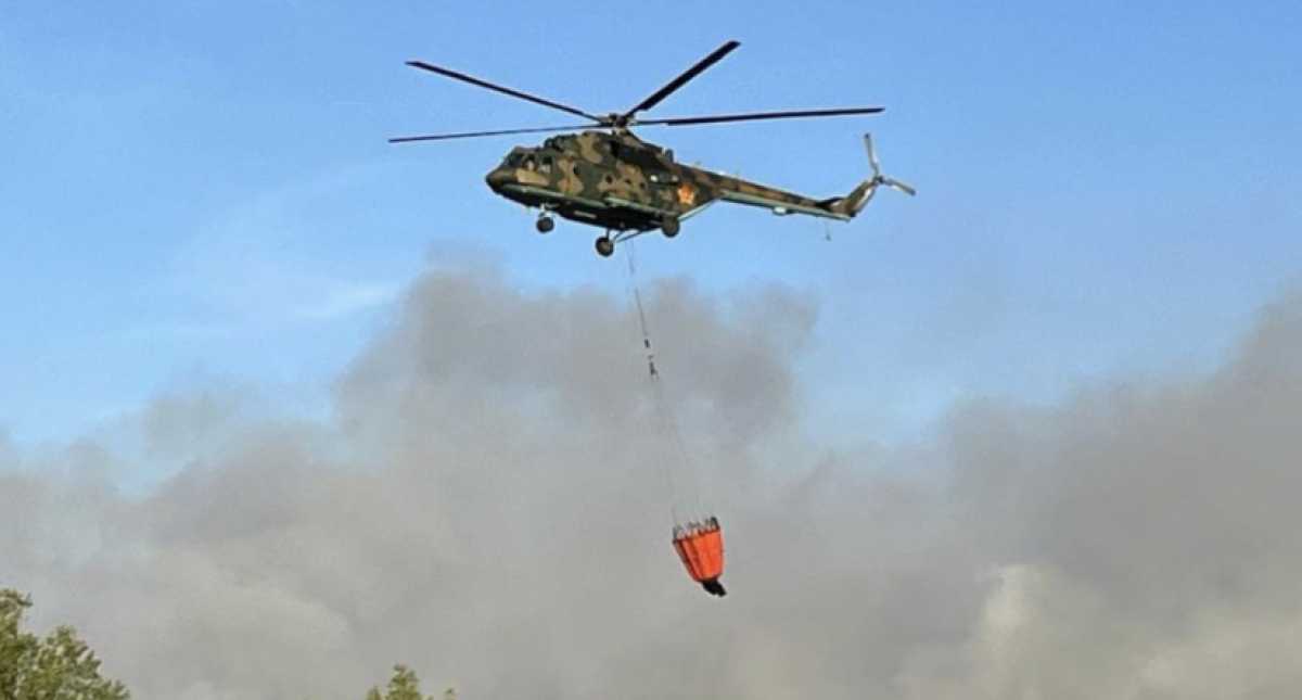 В тушении пожара в Павлодарской области участвуют летчики армейской авиации