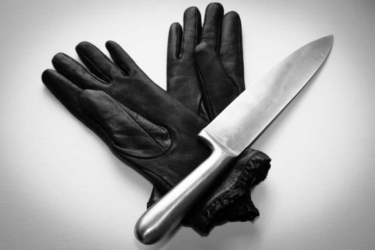 Угрожали ножом: двое актюбинцев ограбили иностранца
