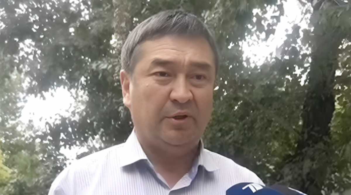 Оскандалившийся аким из Павлодарской области извинился в суде перед сельчанином