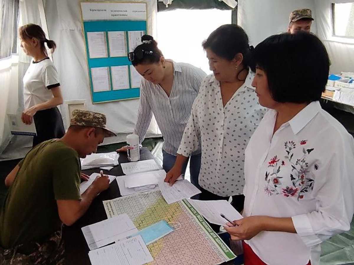 Военные врачи охватили медосмотром более 700 военнослужащих отдаленного гарнизона