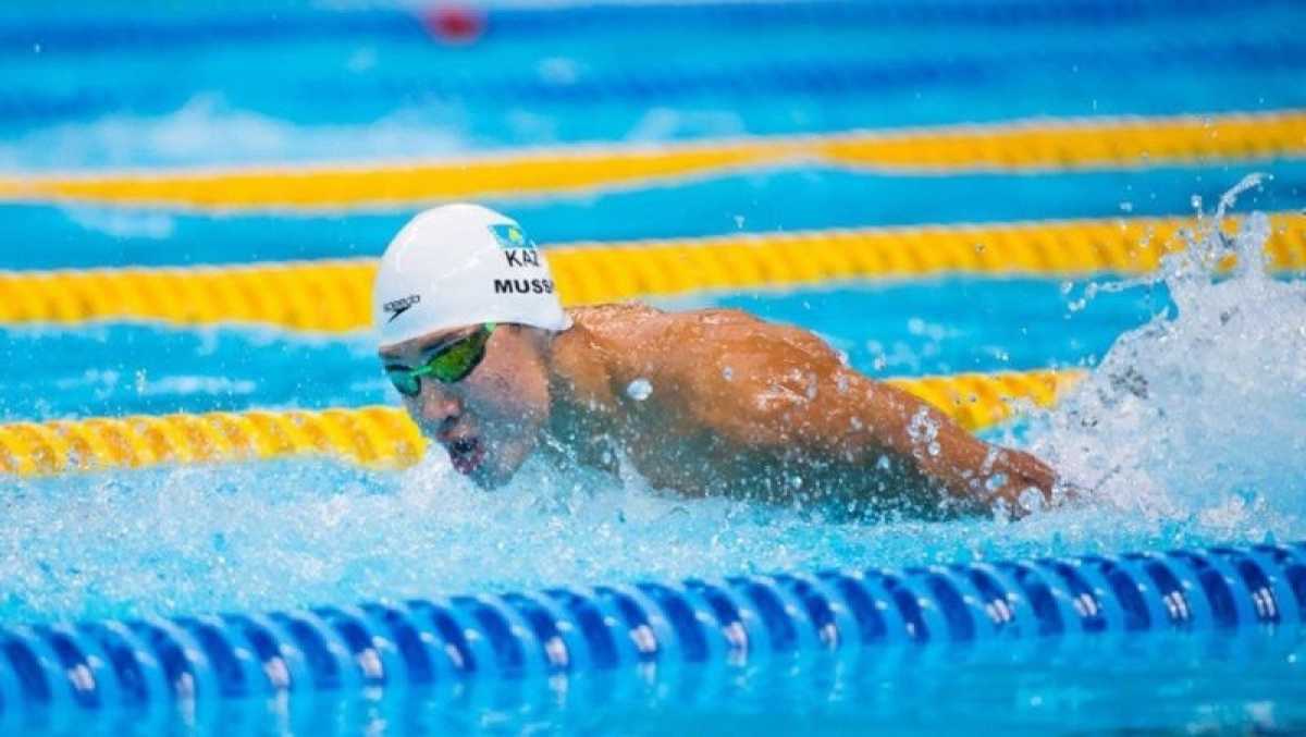 Адильбек Мусин с рекордом Казахстана вышел в полуфинал ЧМ по плаванию