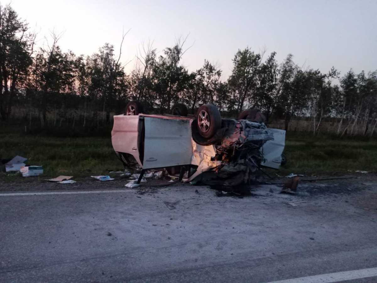 Двое водителей погибли в жутком ДТП на трассе Костанай-Сарыколь