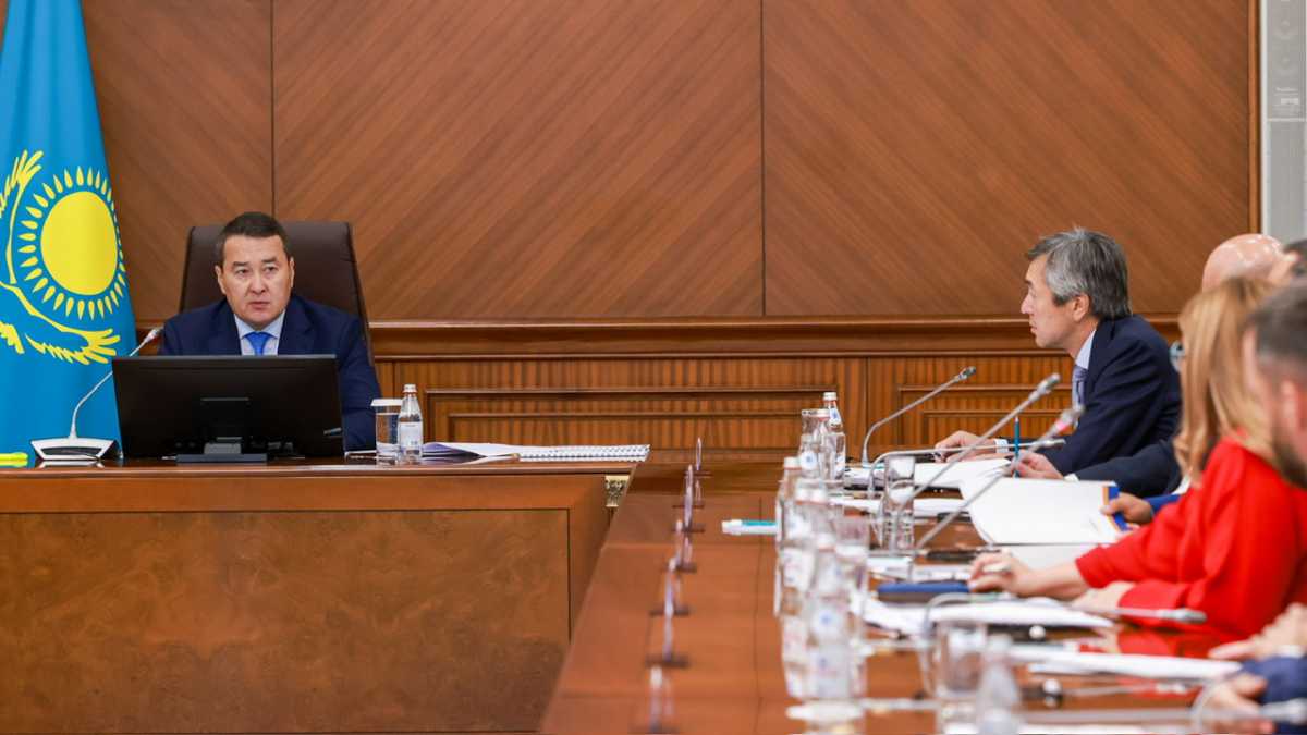 Смаилов провёл встречу с представителями среднего бизнеса четырёх областей Казахстана