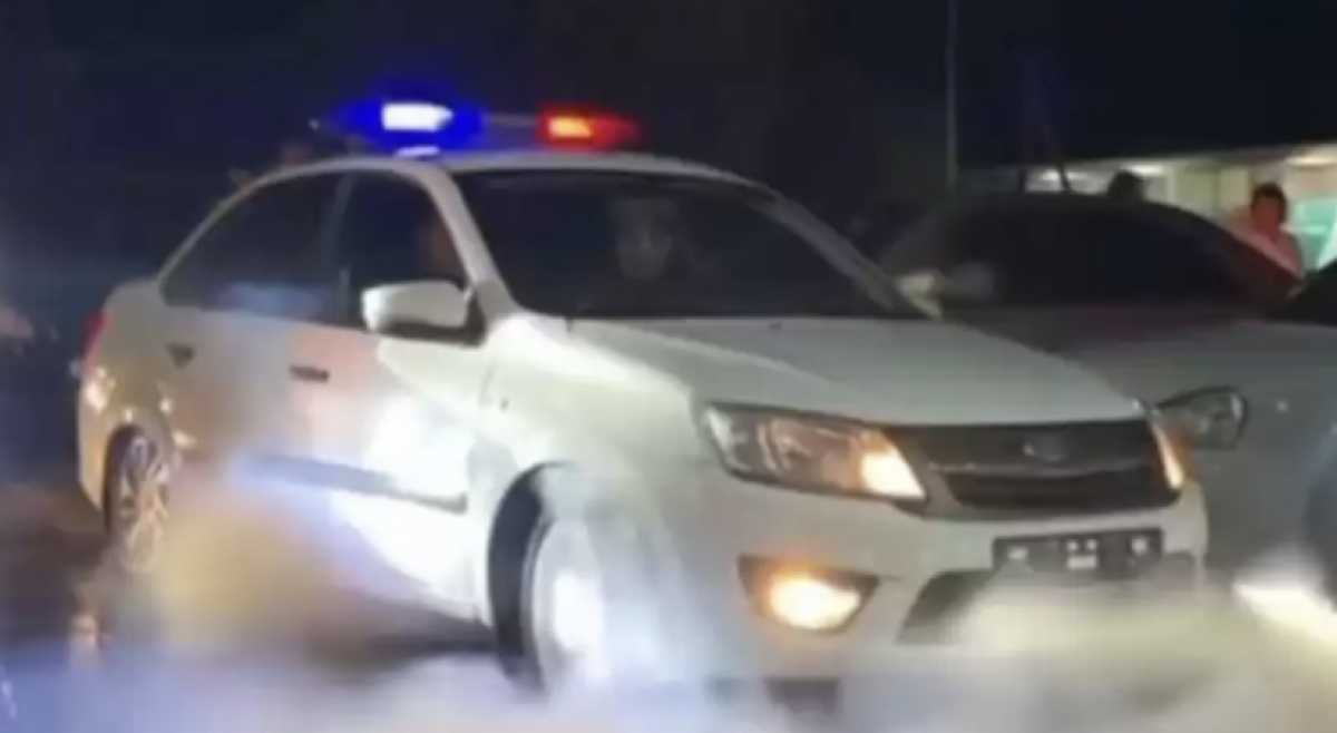 В Туркестанской области полицейские мигалки незаконно установили на авто