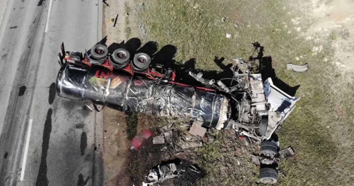 Семья погибла в ДТП с бензовозом в Акмолинской области