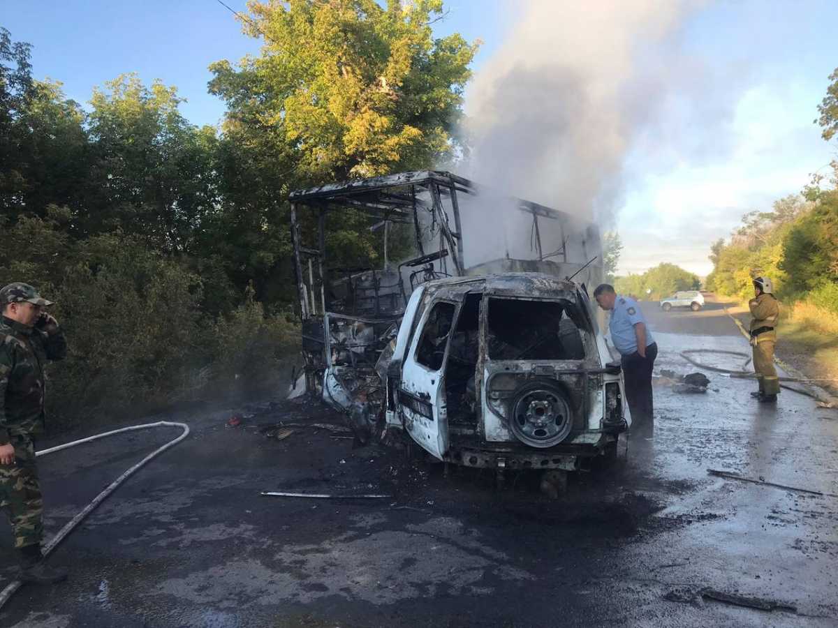Водитель джипа скончался после столкновения с автобусом в Абайской области