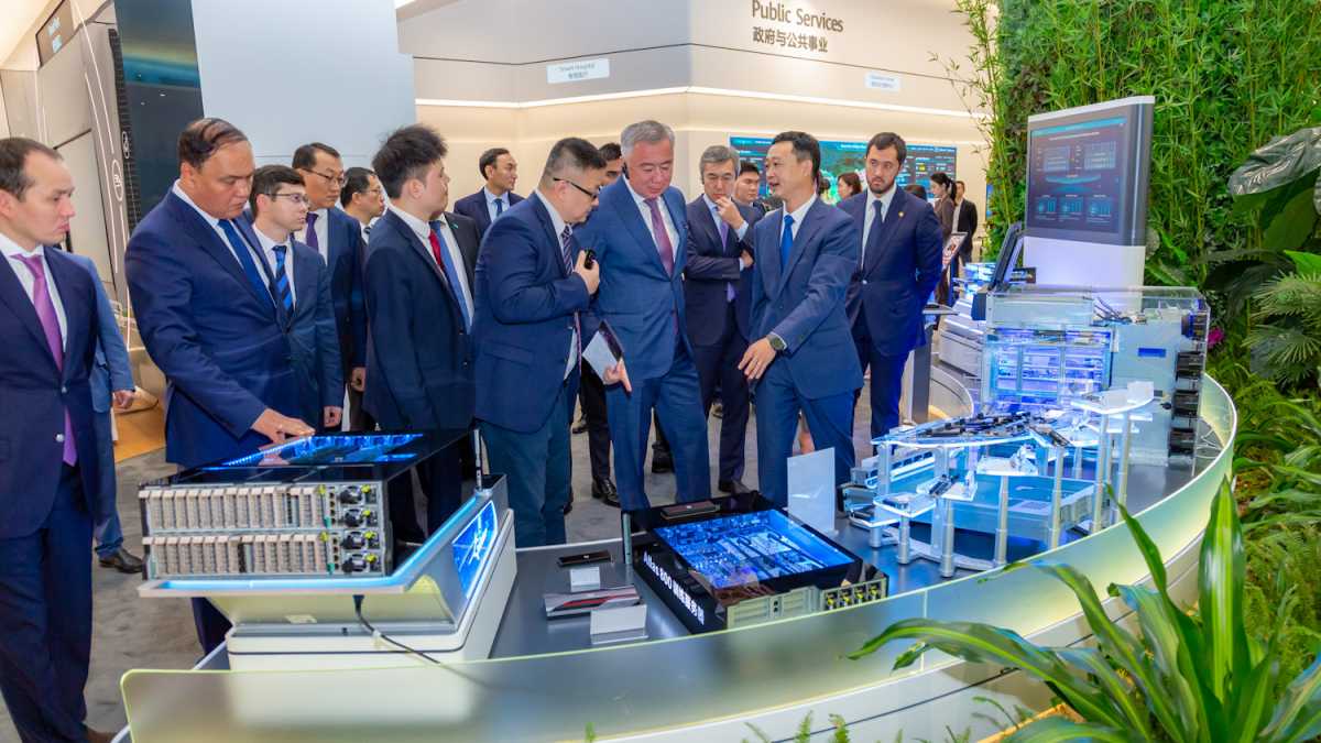 Жумангарин предложил «Huawei» инвестировать в IT-инфраструктуру и цифровизацию в Казахстане