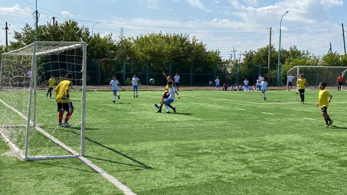 В Астане проходит чемпионат страны по футболу среди юношей до 12 лет