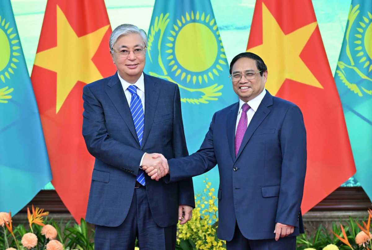 Токаев провёл встречу с премьер-министром Вьетнама