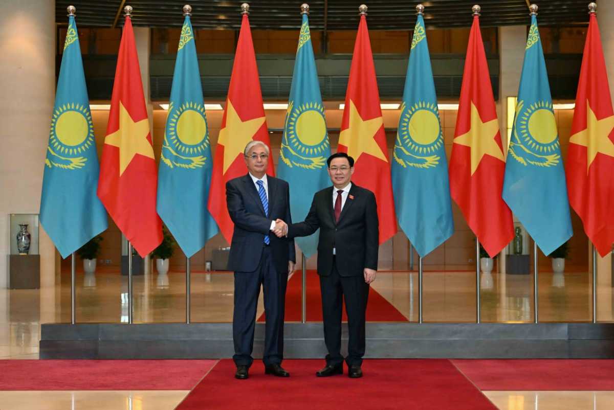 Президент Казахстана провёл встречу с председателем Национального собрания Вьетнама