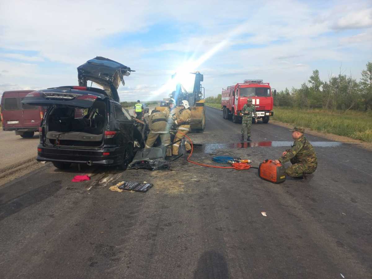 Четыре человека погибли в ДТП на трассе в Костанайской области