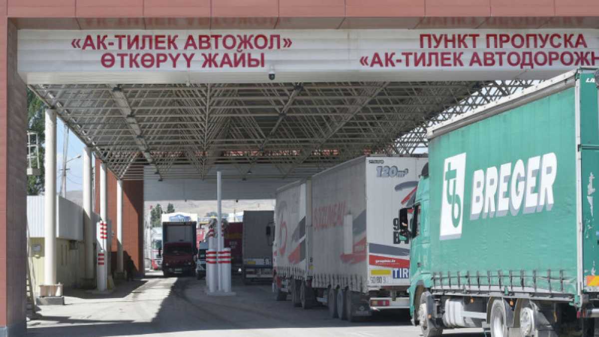 Токаев поручил урегулировать ситуацию на казахско-кыргызской границе