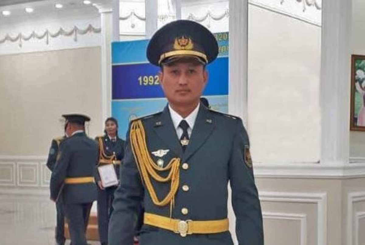 В Астане военнослужащий Вооруженных сил остановил подростка от рокового шага