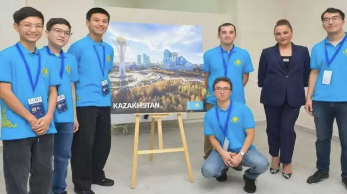 Казахстанские школьники завоевали четыре медали на европейской олимпиаде по информатике