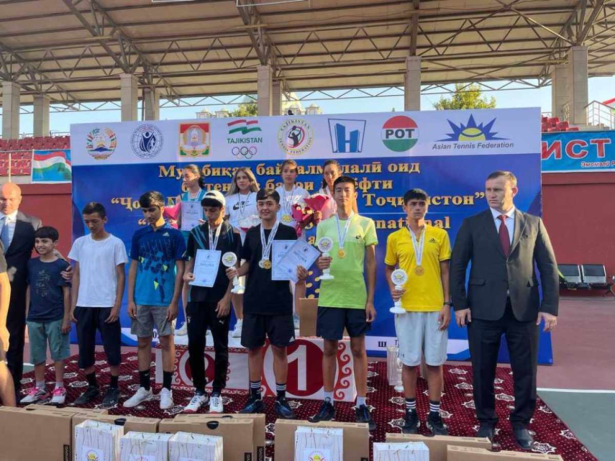 Столичные теннисисты стали медалистами турнира в Таджикистане