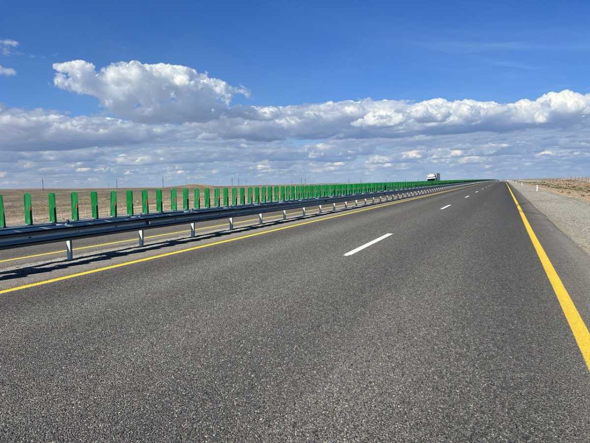 Глава Минтранспорта РК проверил работы по реконструкции автодороги, соединяющей Алматы и Астану