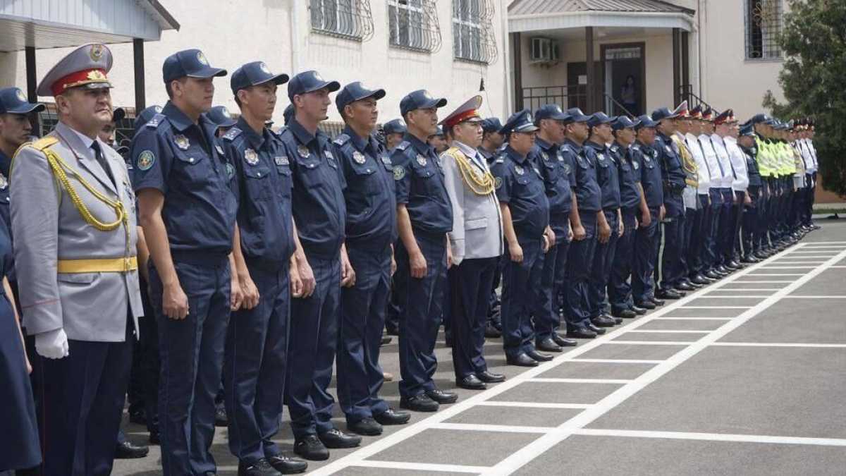 В Таразе полицейские перешли на усиленный вариант несения службы