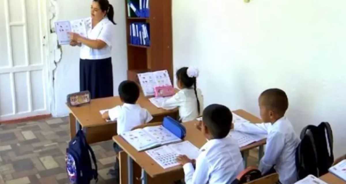 200 школьников учатся в 10 кабинетах в селе в Туркестанской области