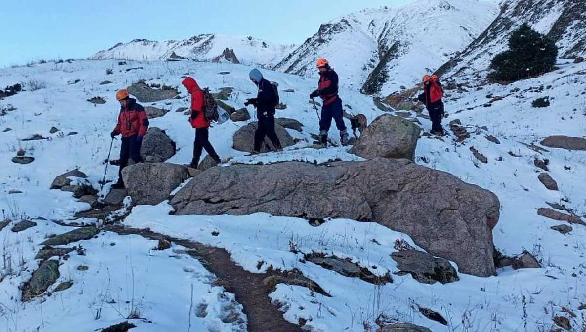 Двое 16-летних подростка потерялись в алматинских горах