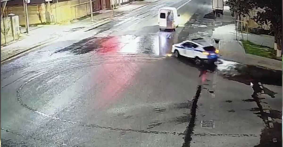 Пьяный мужчина угнал авто посетителя кинотеатра в Шымкенте