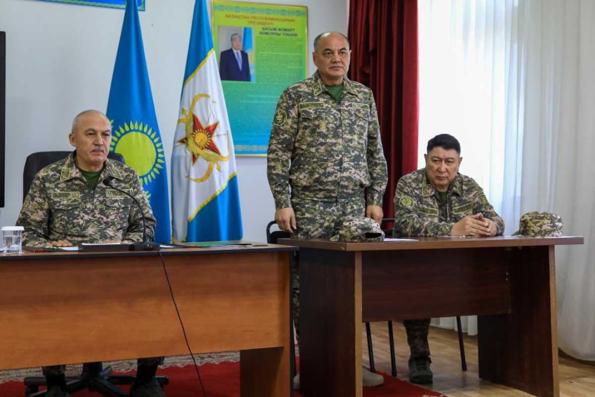 Министр обороны представил нового Главнокомандующего Сухопутными войсками