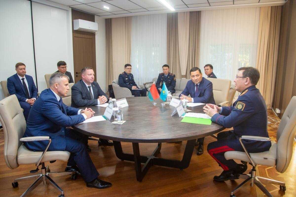 Белорусские и казахстанские полицейские обменялись опытом в сфере охранной деятельности