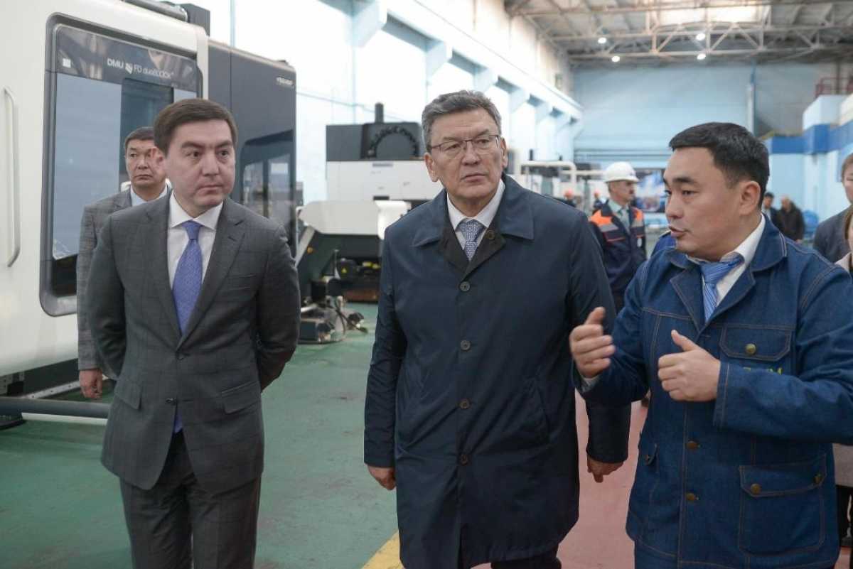 Аким СКО Гауез Нурмухамбетов посетил заводы