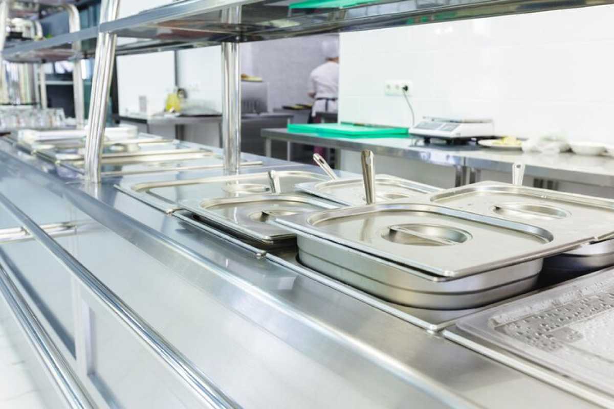 В школьной столовой нашли просроченные продукты в Алматинской области