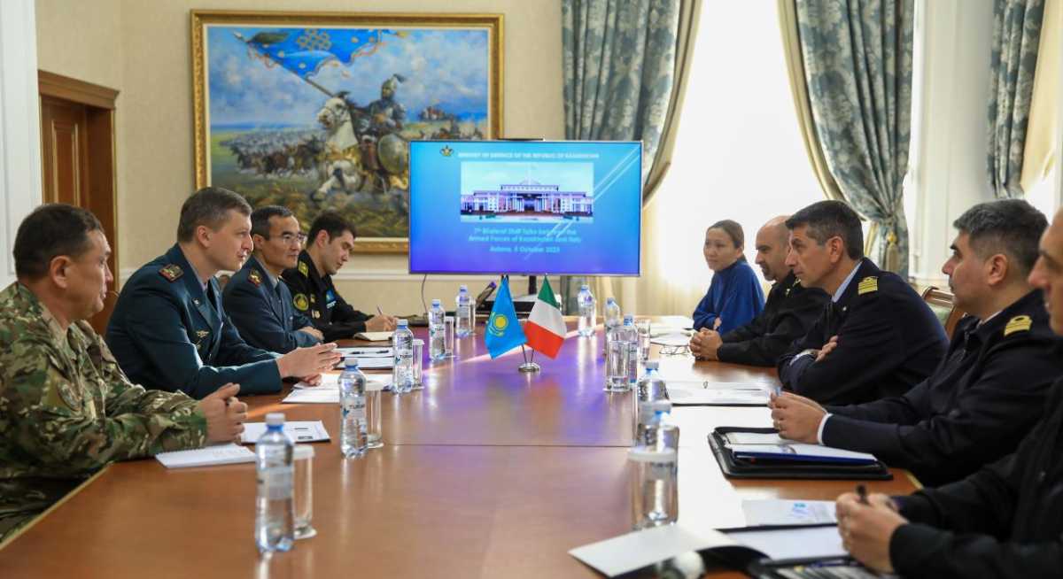 Министерство обороны Казахстана посетили представители оборонного ведомства Италии
