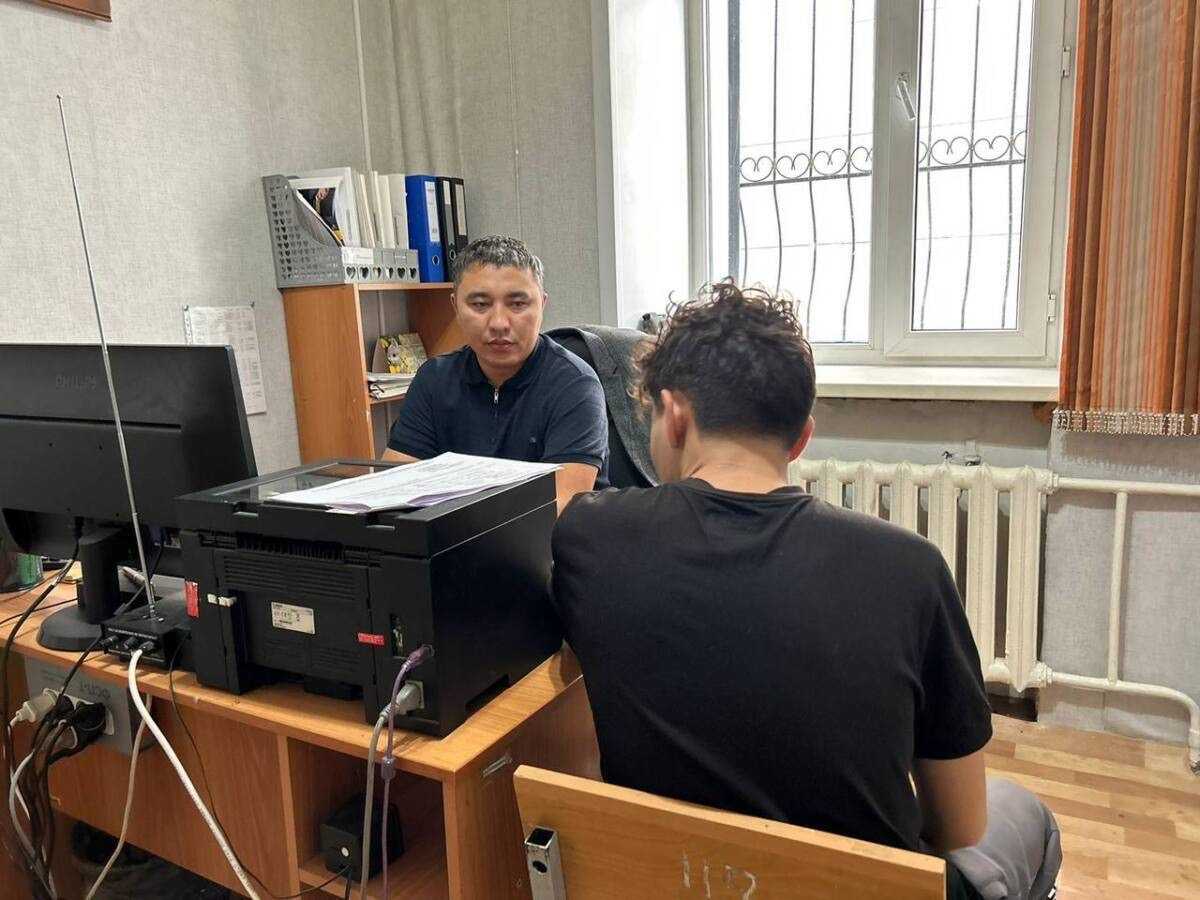 17-летнего дропера задержали в Костанайской области