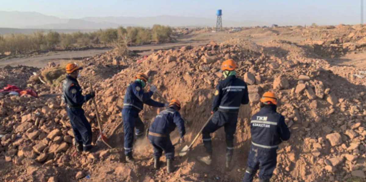 Тело мальчика извлекли казахстанские спасатели из-под завалов в Афганистане