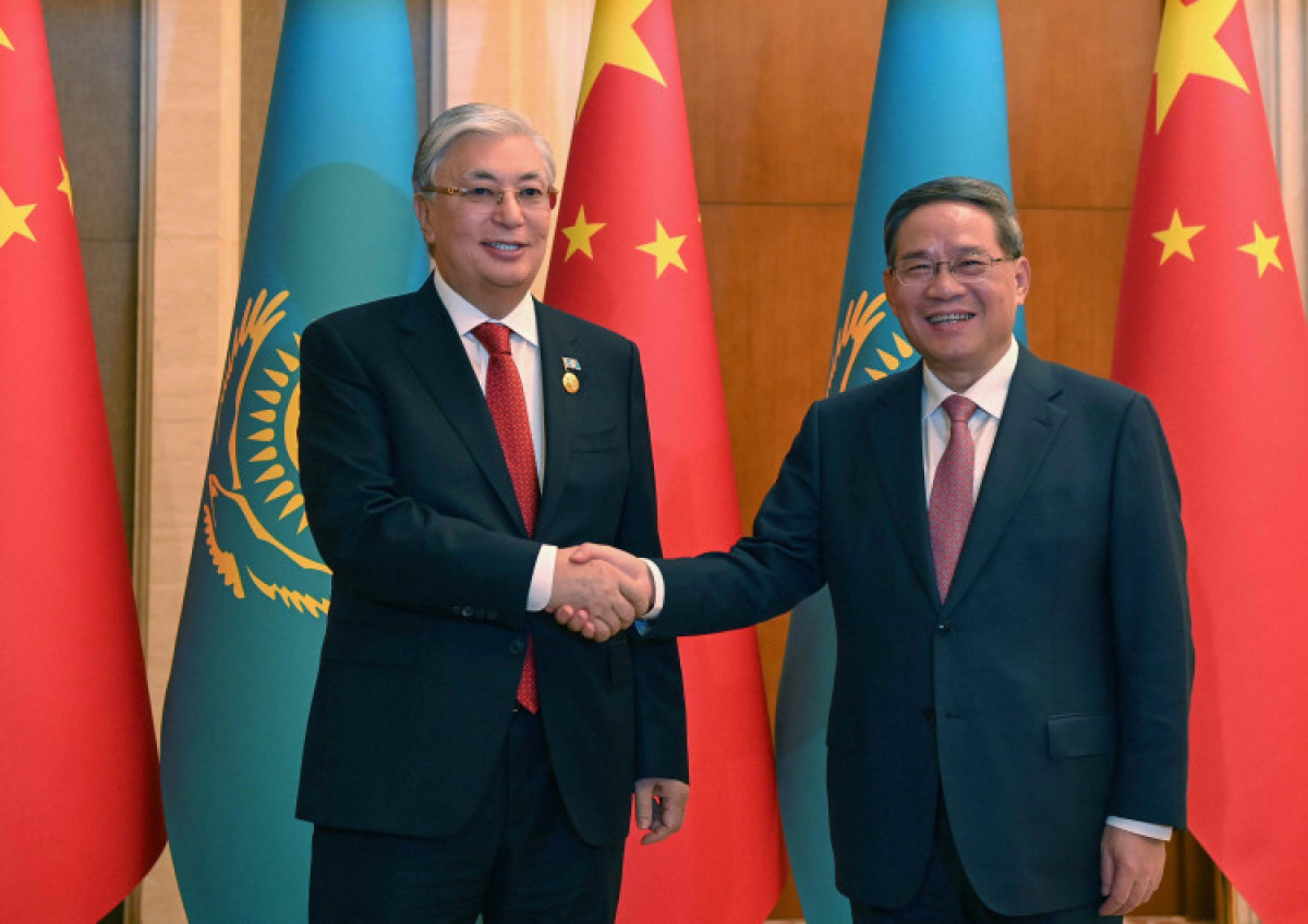 Касым-Жомарт Токаев встретился с премьером госсовета КНР