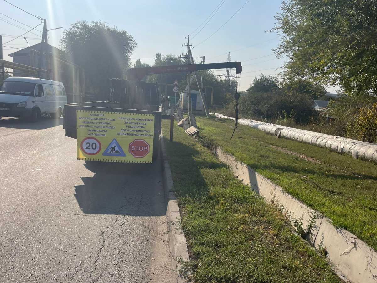 В Наурызбайском районе Алматы по просьбам жителей строят новые арыки