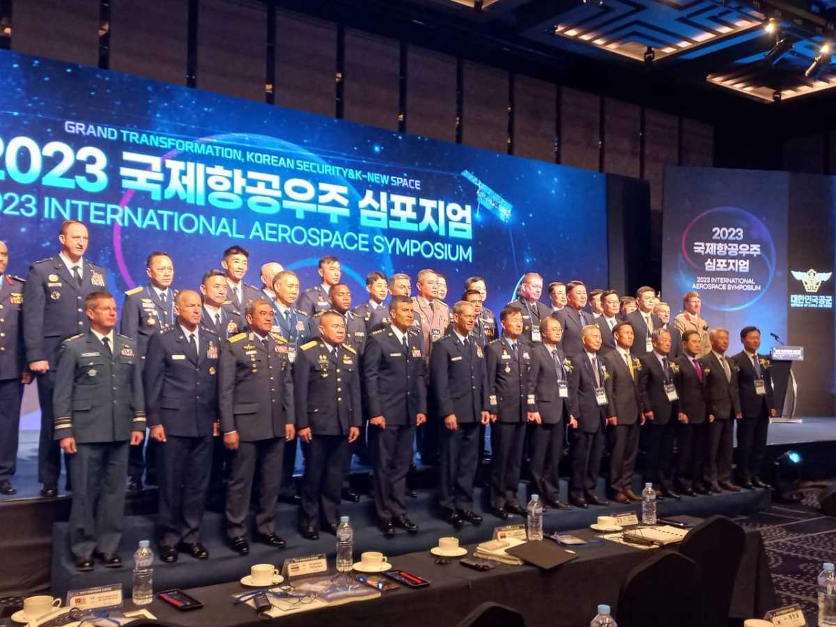Военные Казахстана побывали на выставке авиационных технологий в Южной Корее