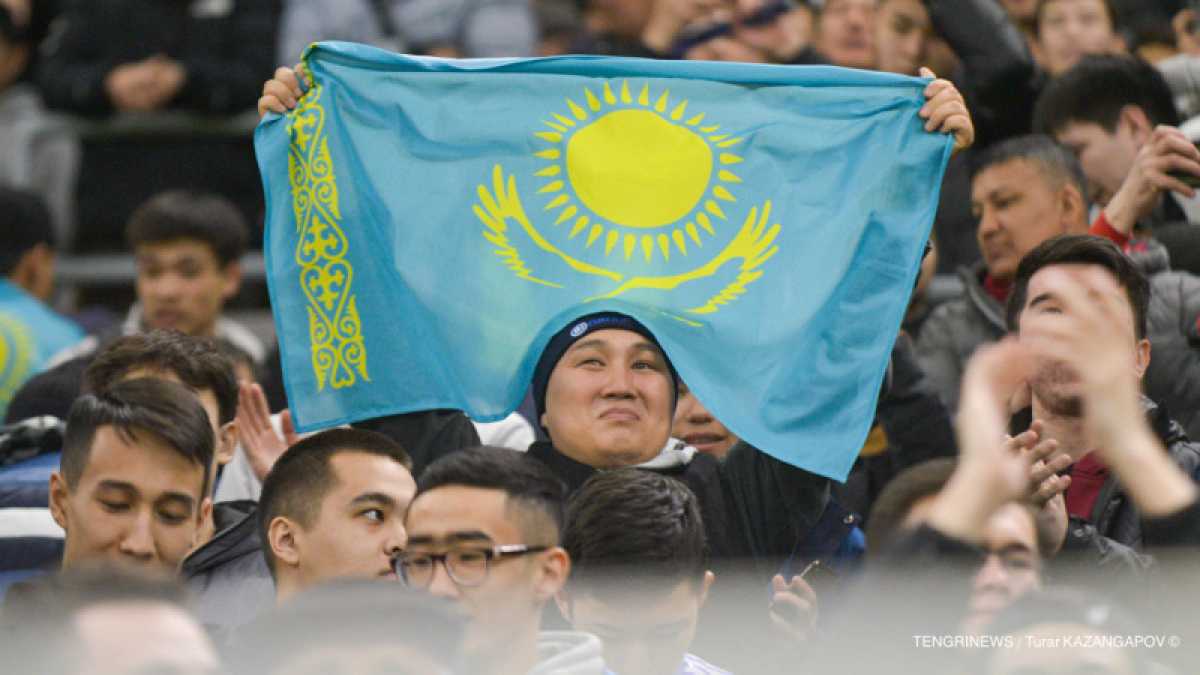 Сколько в стране людей с именами Республика и Казахстан